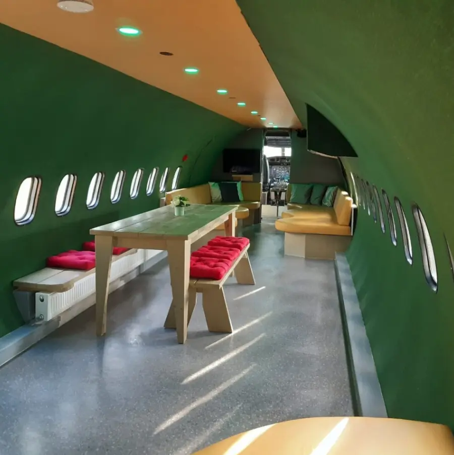 Uniek overnachten: Zitgedeelte in vliegtuig in Wieringerwerf