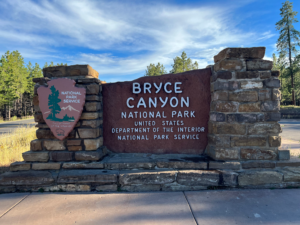 Het welkom bij Bryce Canyon NAtional Park sign