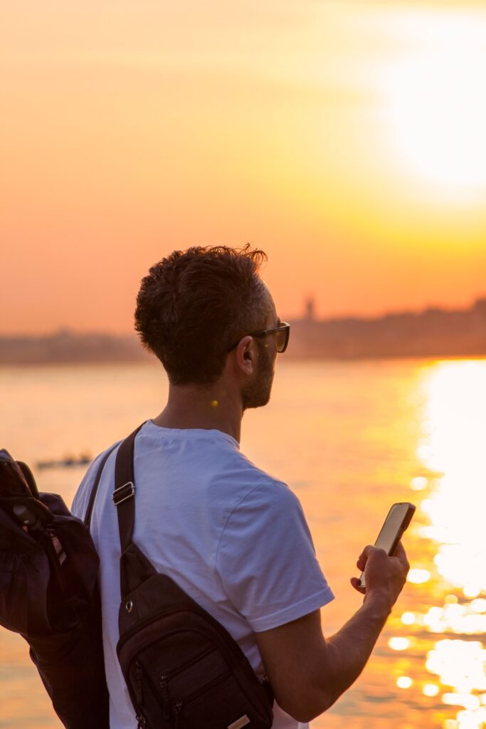 Ontspannen op vakantie met je esim. Altijd bereikbaar.