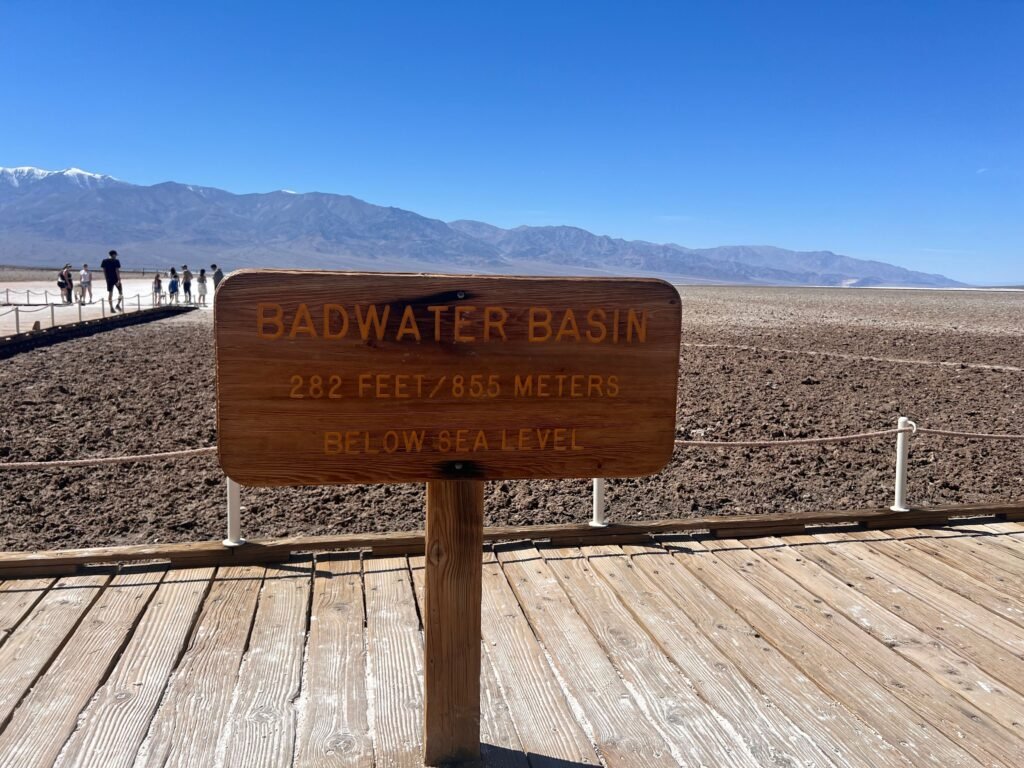 Wil je Death Valley National Park bezoeken. Sla Badwater Basis dan niet over. Badwater Basin ligt op het laagste punt van Noord-Amerika
