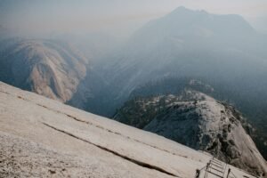 De Half Dome trail in Yosemite National Park met het beruchte ladder gedeelte.