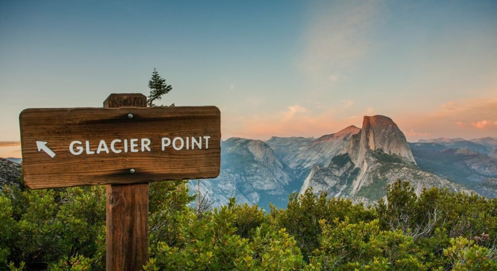 Wegwijzering naar Glacier Point